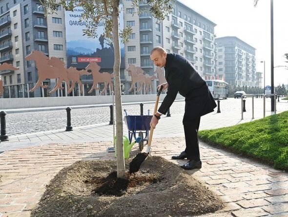 İlham Əliyev Ağ Şəhərdə təməlqoyma mərasimində iştirak edib - YENİLƏNİB + FOTO