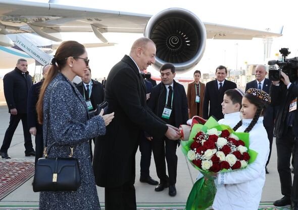 Azərbaycan Prezidentinin Türkmənistana səfəri başa çatıb - YENİLƏNİB + FOTO/VİDEO