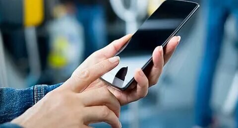 Ölkədə mobil telefonlar ucuzlaşıb - FOTO