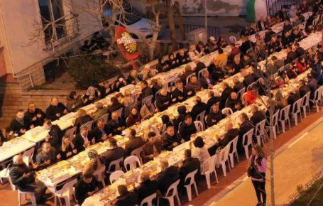 1 kilometrlik nəhəng İFTAR SÜFRƏSİ - VİDEO