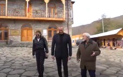 İlham Əliyev və Mehriban Əliyeva Lahıcda sakinlərlə söhbətləşdi - VİDEO