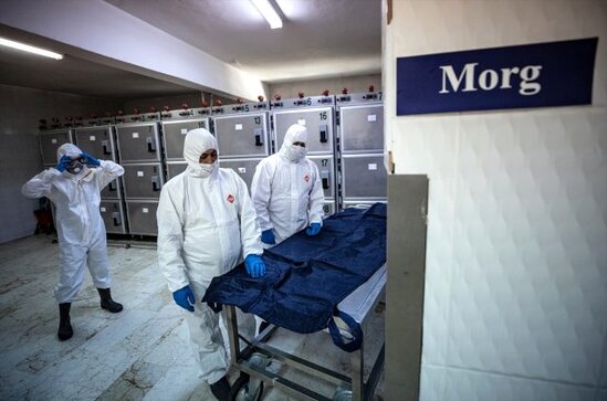 Türkiyədə koronavirusdan ölənlər belə dəfn olunur- FOTO