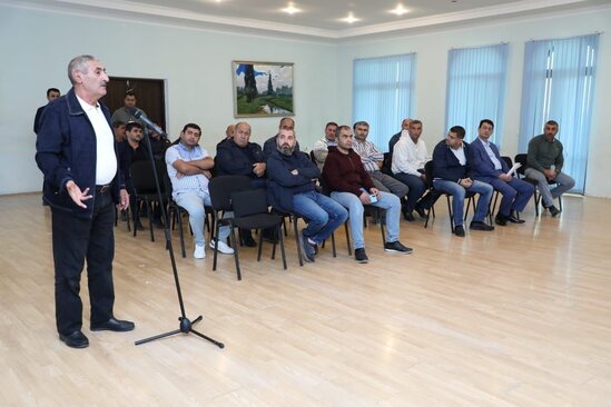 "Açıq mikrofon"da Zirə qəsəbəsi sahibkarlarının müraciətləri qeydə alındı - FOTO