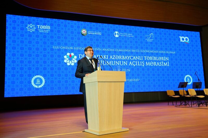 Dünyadakı Azərbaycanlı Təbiblərin Simpoziumu öz işinə başlayıb