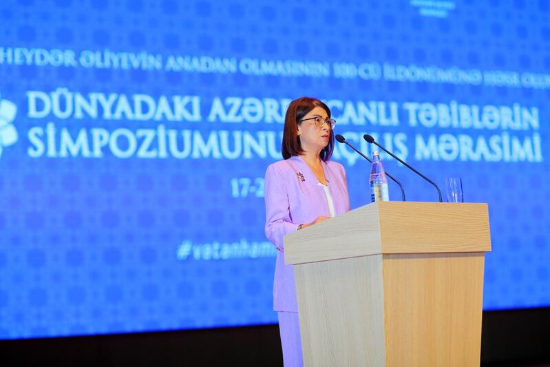 Dünyadakı Azərbaycanlı Təbiblərin Simpoziumu öz işinə başlayıb