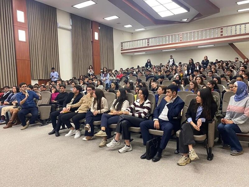 AZSİİB-nin təşkilatçılığı və Bakı Biznes Universitetinin dəstəyi ilə seminar keçirilib