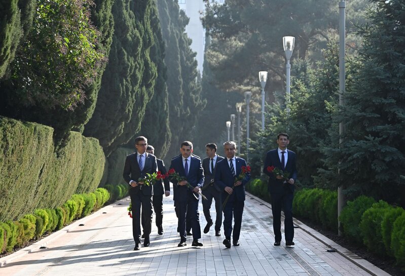 Özbəkistan parlamentinin nümayəndə heyəti Azərbaycanda səfərdədir