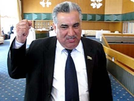 Azərbaycanlı məmurun qardaşı oğlu və xanımı ilə bağlı şok faktlar