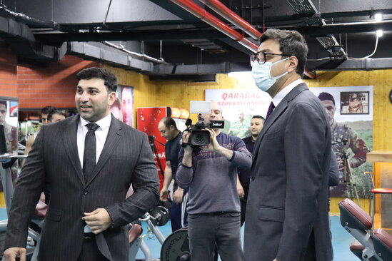 Gənclər və idman naziri Kamil Zeynallıya məxsus fitness zalının qonağı oldu - FOTO-VİDEO