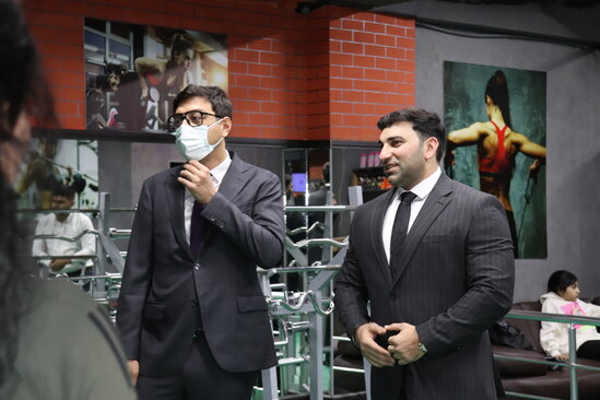 Gənclər və idman naziri Kamil Zeynallıya məxsus fitness zalının qonağı oldu - FOTO-VİDEO