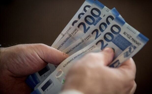 Azərbaycanda bu şəxslərin maaşı artırılır