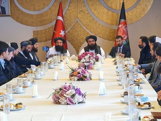 "Taliban" nümayəndəsinin Türkiyədəki hərəkəti sosial mediada gündəm oldu - FOTO