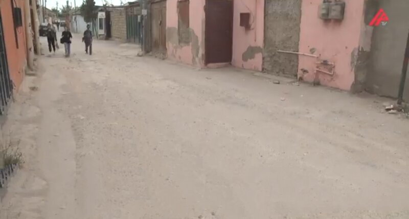 Burada camaat yol və kanalizasiyaya görə pul yığır - VİDEO