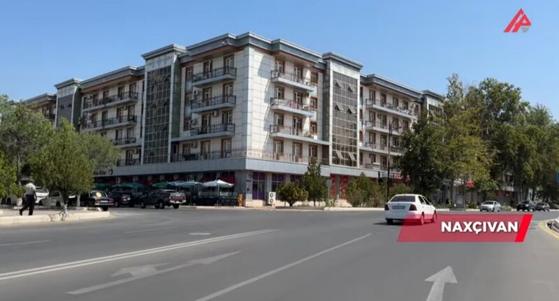 Əlində 100 mini olan şəxs şəhərdə 2 otaqlı ev ALA BİLMİR - VİDEO