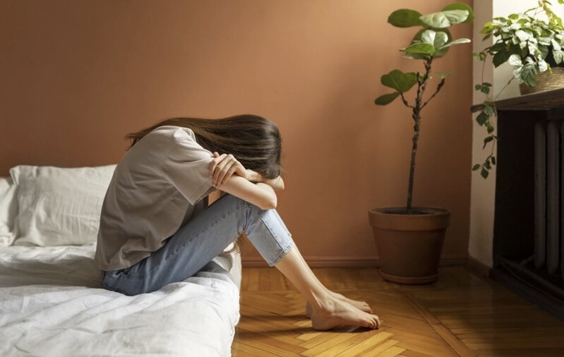 Depressiyanın müalicəsində çox insanın yol verdiyi TƏHLÜKƏLİ SƏHV