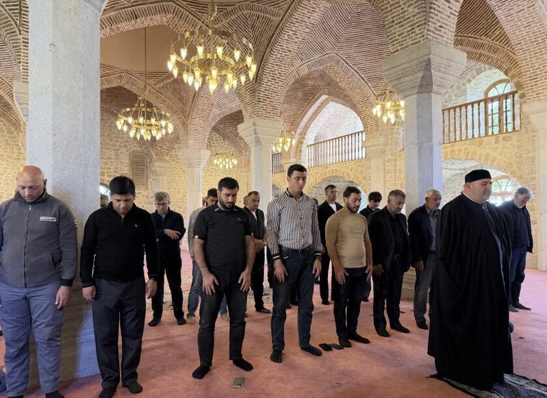 Şuşada bayram namazı qılınıb