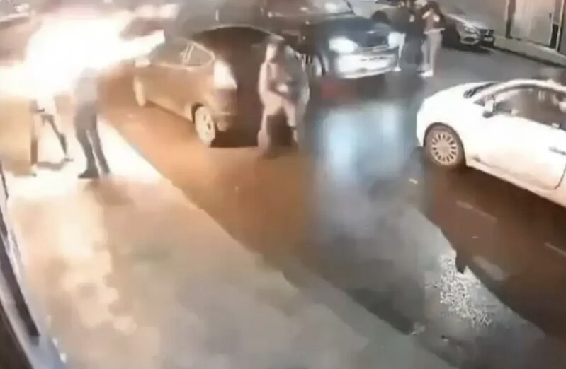 Barı yandırıb kassanı soydu