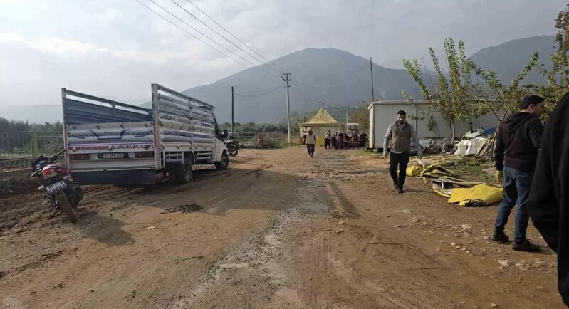 4 uşaq anası evində qətlə yetirildi