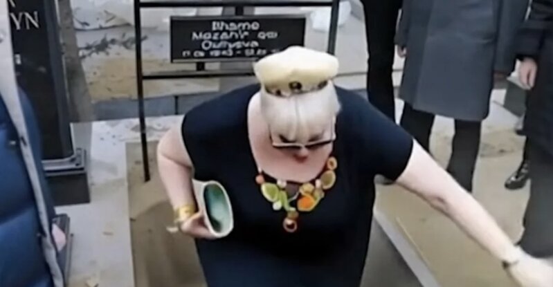 Sosial şəbəkələrdə təhlükəli trend: Ölülər "dirildilir", görüntüləri satılır