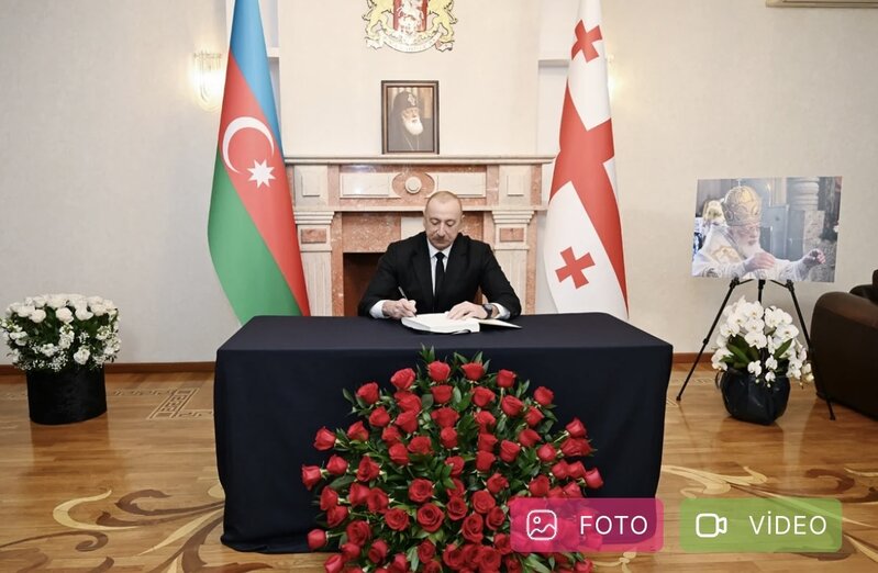 İlham Əliyev Gürcüstanın Azərbaycandakı səfirliyində olub, başsağlığı verib