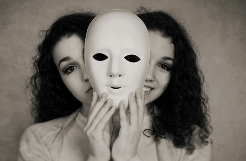 "İnsanlar ətrafdakıların gözündə güclü görünmək üçün daxili problemlərini gizlədirlər" - AÇIQLAMA