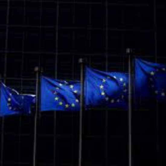 Главы МИД стран ЕС приняли решение заморозить около половины финансовых резервов Центробанка России.