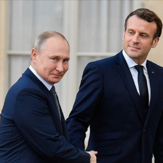 Макрон в телефонном разговоре с российским лидером призвал к немедленному прекращению специальной военной операции в Украине