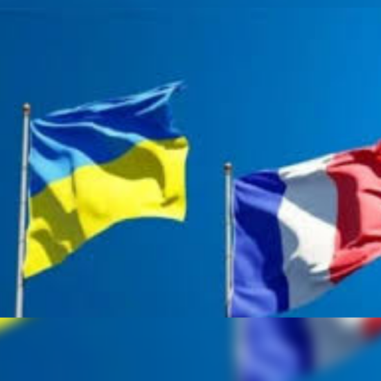 Все граждане Франции, находящиеся на территории Украины, должны немедленно покинуть ее и не возвращаться до новых распоряжений.