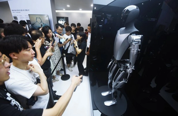 Marsa insanabənzər robot nə vaxt göndəriləcək? - İlon Mask tarixi açıqladı