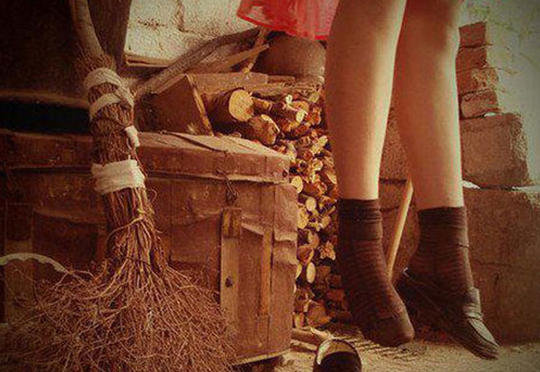 Azərbaycanda dəhşət: iki uşaq anası özünü asdı