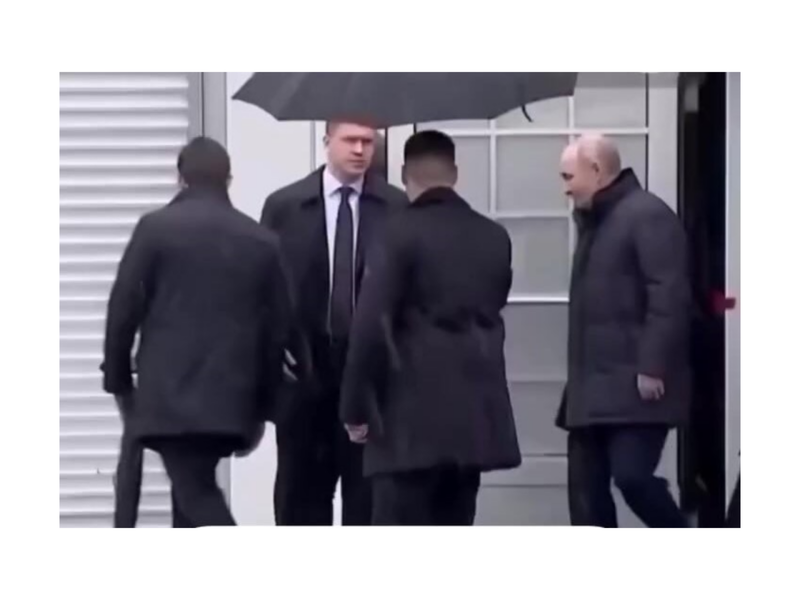 Putin jesti ilə diqqət çəkdi - VİDEO