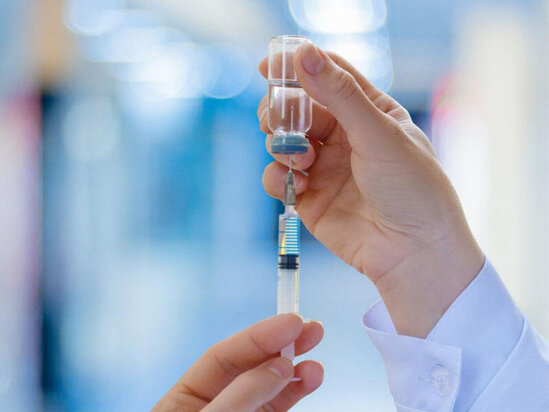 Bu ölkədə bir gündə 22 milyon nəfər vaksinləndi