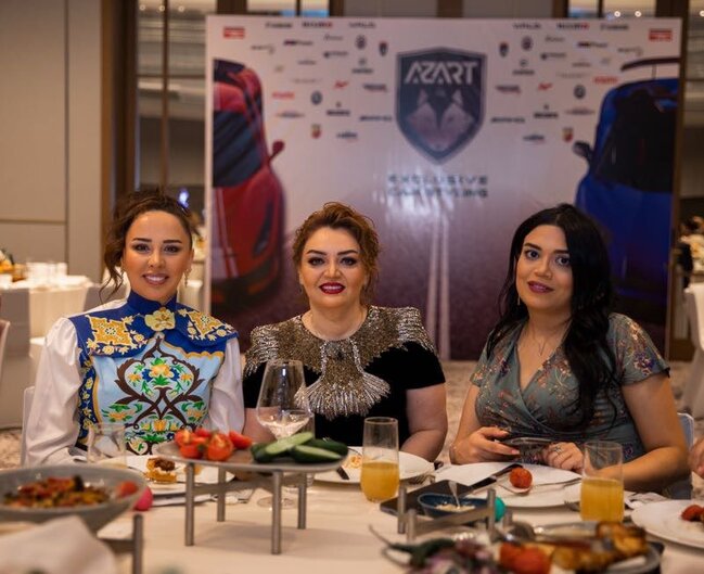 Məşhurların iştirakı ilə ilin ilk "Azerbaijan Best Awards" mükafatlandırma layihəsi baş tutdu - FOTO