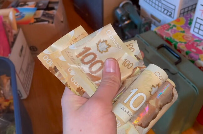 Adi müəllimənin əşyalarını aldı - XƏZİNƏ TAPDI - FOTO-VİDEO