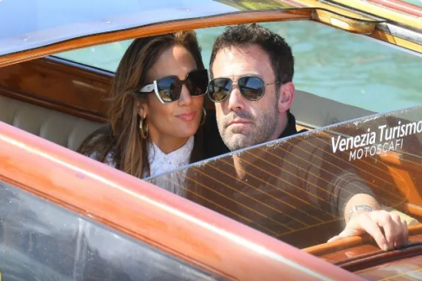 Cennifer Lopez keçmiş ərini qaytarmağa çalışır