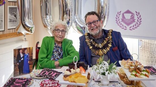 100 yaşlı qadın uzunömürlülüyün sirrini açıqladı