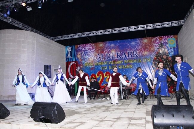 Yevlaxda möhtəşəm bayram konserti