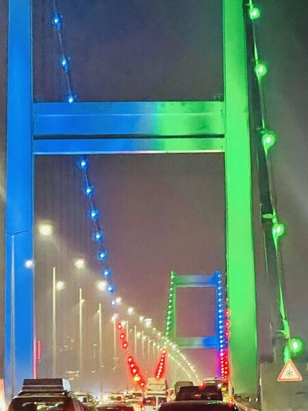 İstanbulun məşhur körpüsü dünən - FOTO/VİDEO