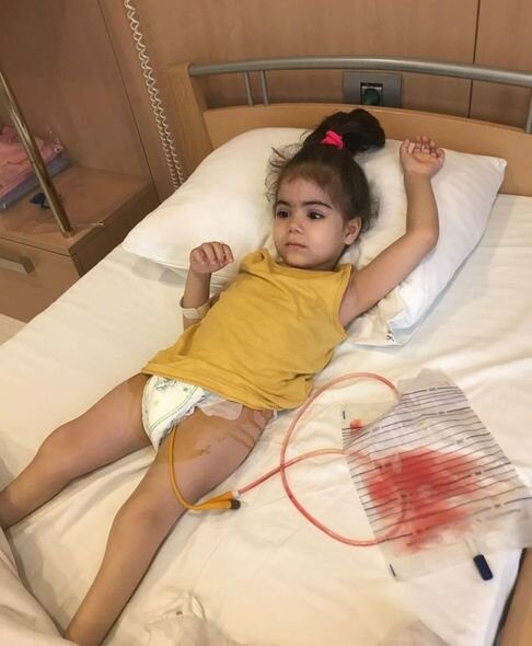 Beş yaşlı qızın sağlam böyrəyinin xilas olunmasına kömək edin - Yardım ÇAĞIRIŞI + FOTO