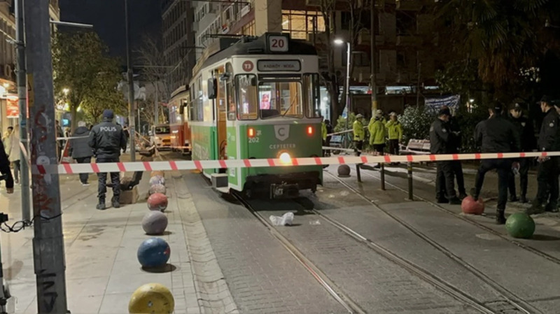 Nəvəsini xilas etmək üçün, özünü ölümə atdı