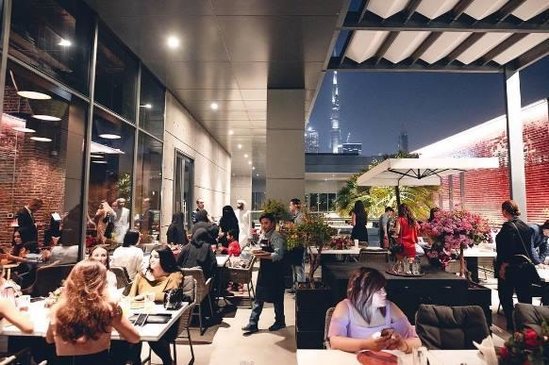 Dubay şeyxi və xanımı "Bakı kafesi"ndə - FOTO