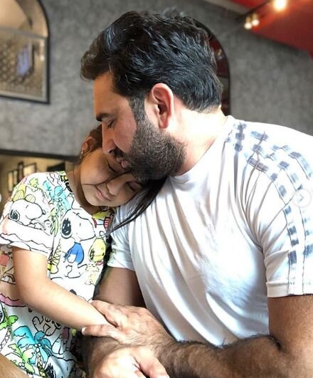 Kamil Zeynallı qızı ilə - YENİ FOTOLAR