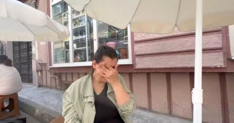 Məktəbdə dəhşət: 2-ci sinif şagirdinin barmağı qopdu, müəllim dərsə davam etdi - VİDEO