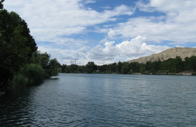 Mingəçevirdə suda üzən yeniyetmənin üstündən kater KEÇDİ