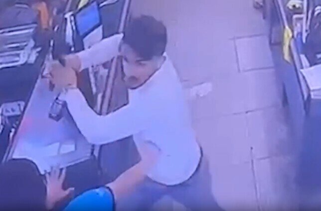 Məhsul dəyişmək istəyi davaya çevrildi: marketdə gərgin anlar - VİDEO