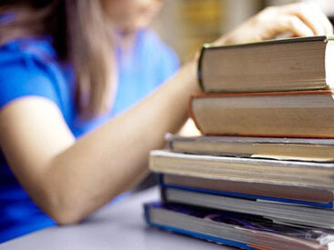 "Təhsildən və milli metodikadan bixəbər olanların hazırladığı bu cür əndrəbadi testlər məni təəccübləndirmir" - Şəmsi Qoca