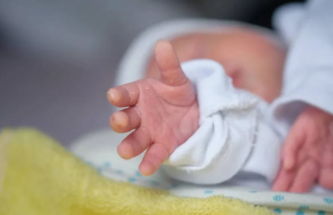 Gürcüstanda 13 yaşlı Azərbaycan vətəndaşı əkiz uşaq doğdu: Araşdırma başladı