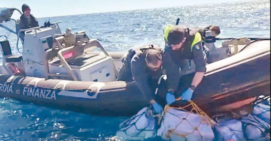 Siciliya adasının sahillərində iki ton kokain tapılıb