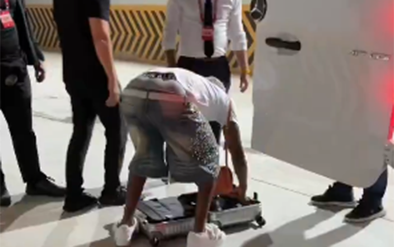 Lamin Yamal Türkiyədə pasportunu itirdi - Video