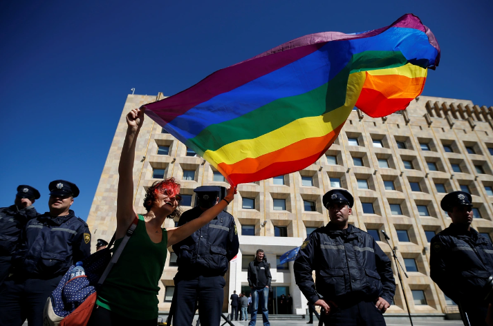 Gürcüstan prezidenti LGBT təbliğatını qadağan edən qanun layihəsini təsdiqləməyib